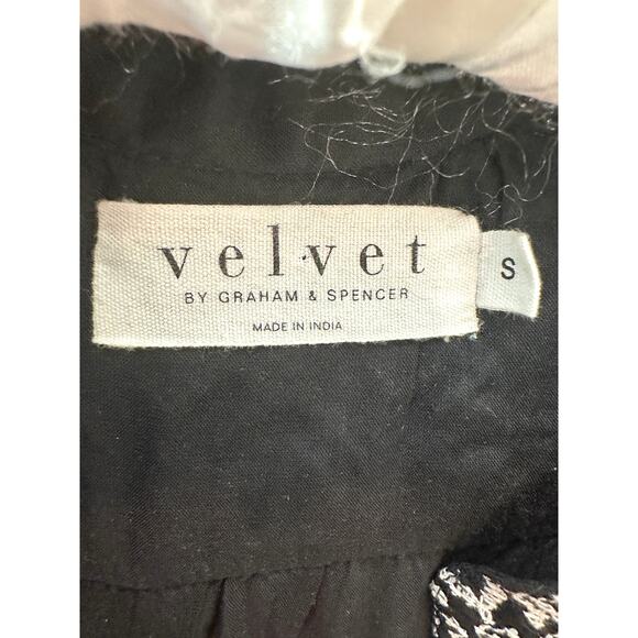 VELVET BY GRAHAM & SPENCER | Black Embroidered Boho Peasant Top | Small - Picture 5 of 6